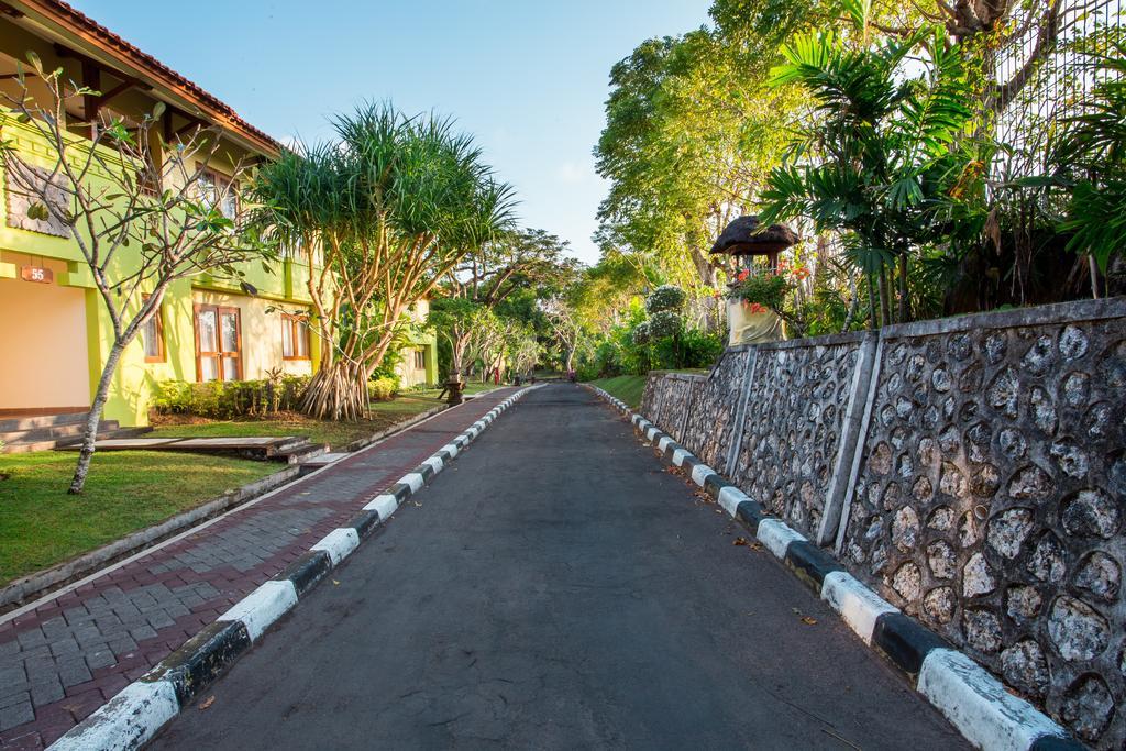 Plagoo Holiday Hotel Nusa Dua  Exterior photo